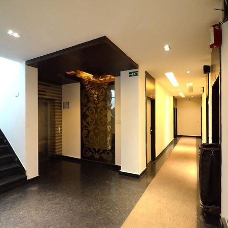 Hotel Metro View Делі Екстер'єр фото