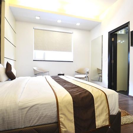 Hotel Metro View Делі Екстер'єр фото