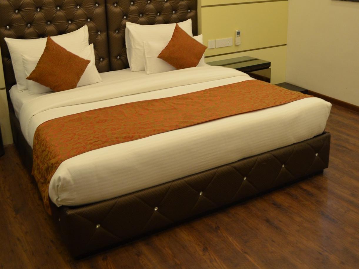 Hotel Metro View Делі Екстер'єр фото