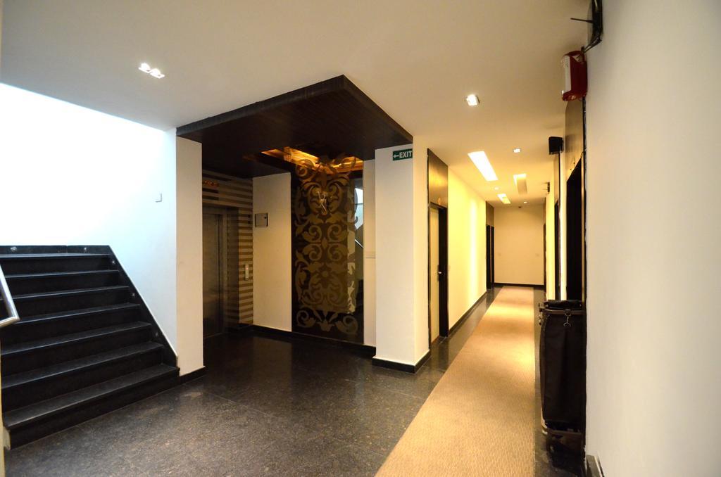 Hotel Metro View Делі Екстер'єр фото