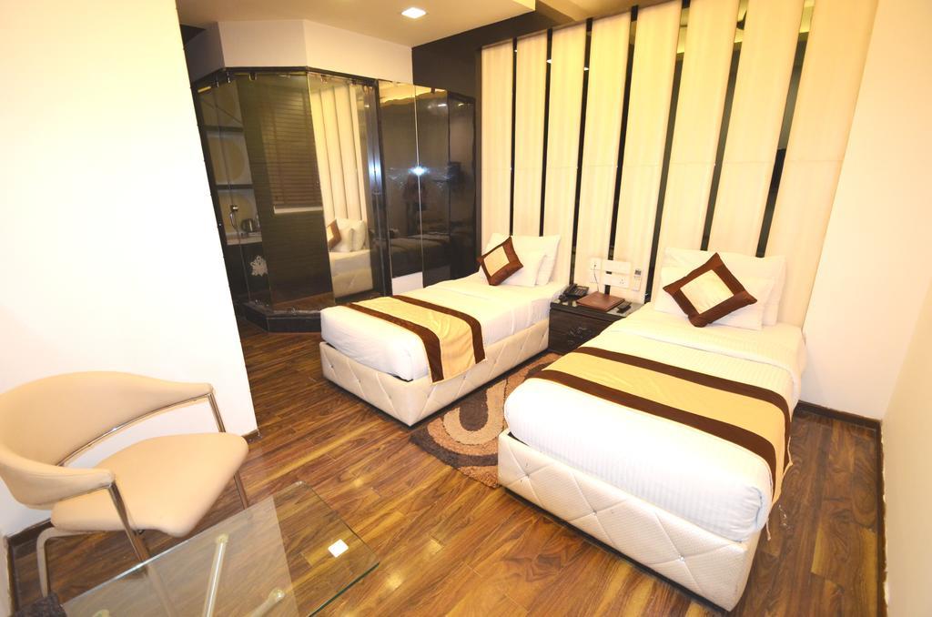 Hotel Metro View Делі Екстер'єр фото