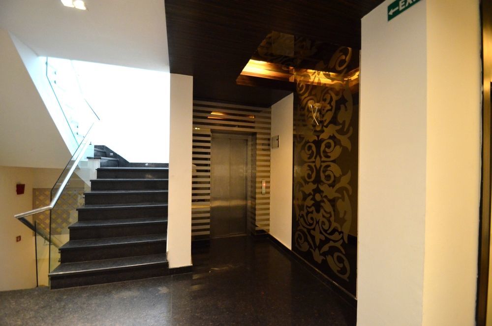 Hotel Metro View Делі Екстер'єр фото