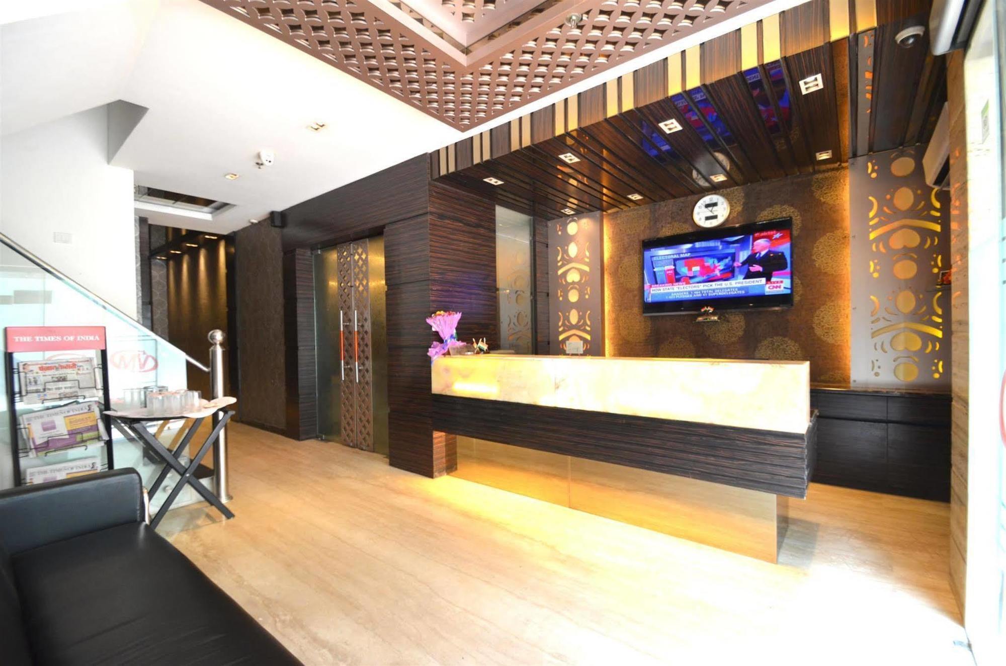 Hotel Metro View Делі Екстер'єр фото